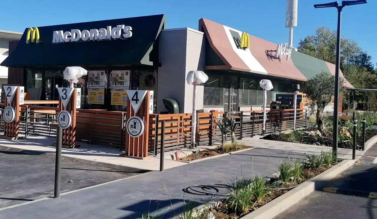 Voitures électriques: McDonald's va installer 2.000 bornes de recharge ultra-rapide sur ses parkings