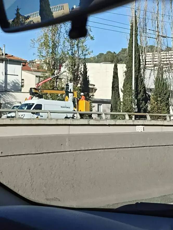 Vandalisé en 2018, le radar de Magnan a été réinstallé sur la voie rapide à Nice