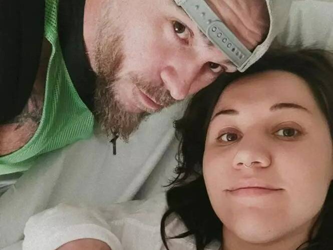 "Comme un coup de canon": elle accouche dans l'ambulance des sapeurs-pompiers au péage de Bandol