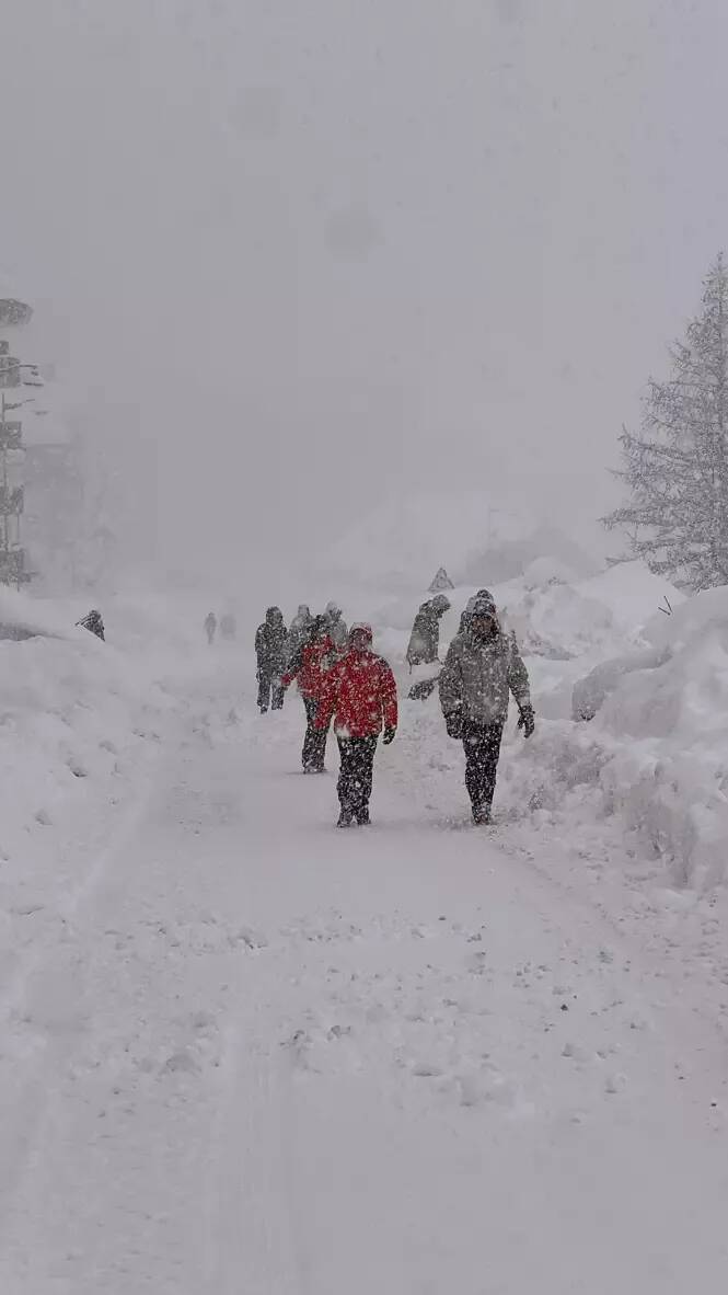 Coupée depuis plus de 24 heures, la route d'Isola 2000 ne devrait pas rouvrir avant la fin de journée ce lundi