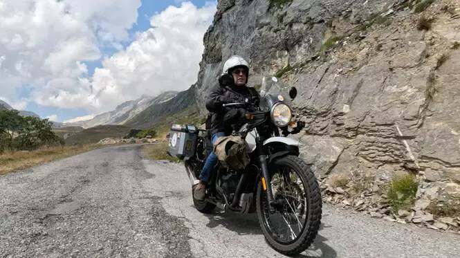 Avec ses vidéos sur YouTube, ce Cannois vous invite à sillonner les routes de la région à moto