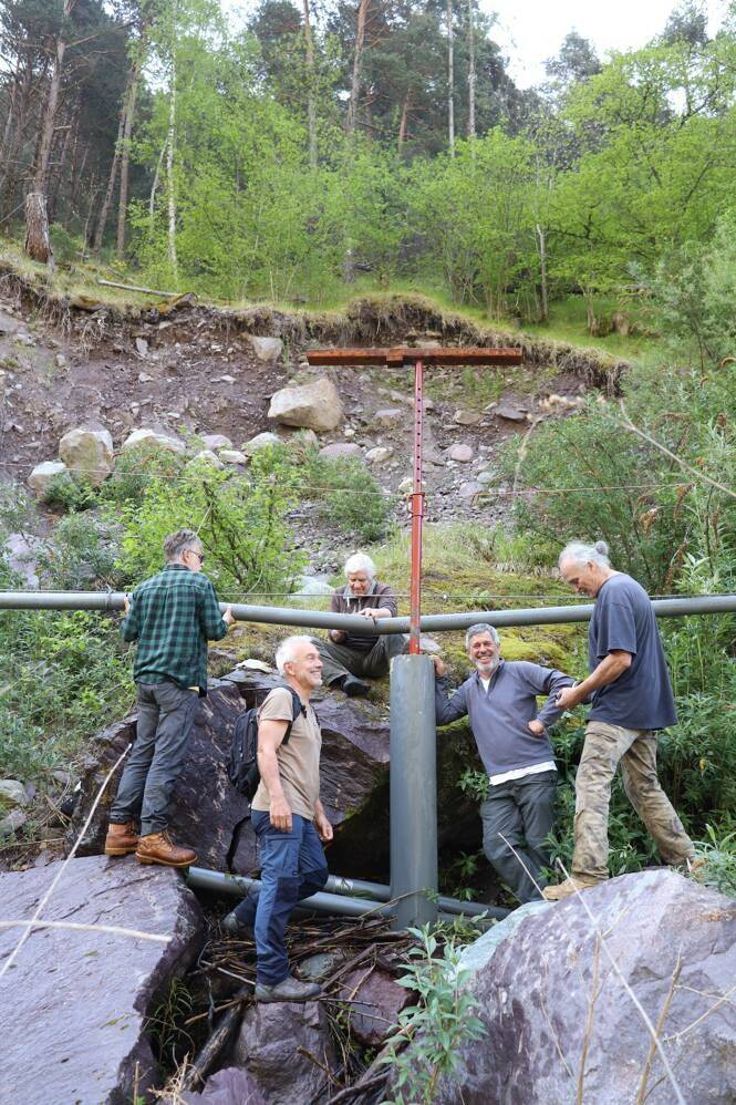 "On n'a pas le choix, on a tous besoin d'eau": l'appel à l'aide d'habitants de la Vésubie, unis pour réparer leur canal d'irrigation