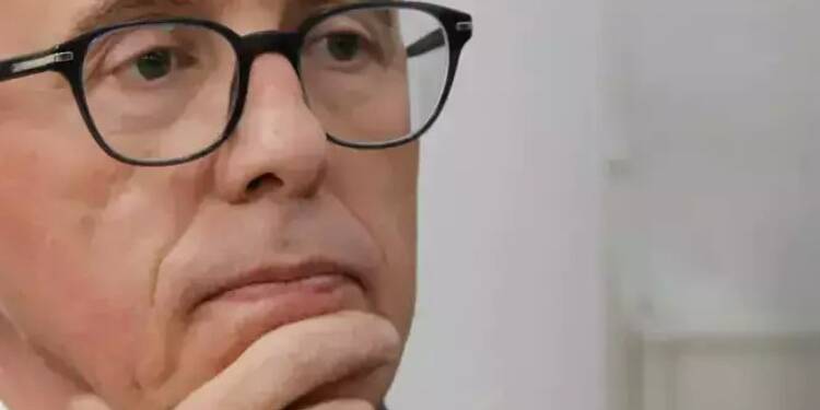 Un huissier sur les traces d’Éric Ciotti à Nice pour lui remettre le document de 1.500 pages qui doit amorcer son éviction