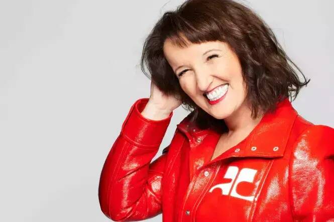 "Lecture, baignade...et voilà. L'été, je suis un bulot": Anne Roumanoff passe ses vacances dans le Sud mais sera aussi sur scène