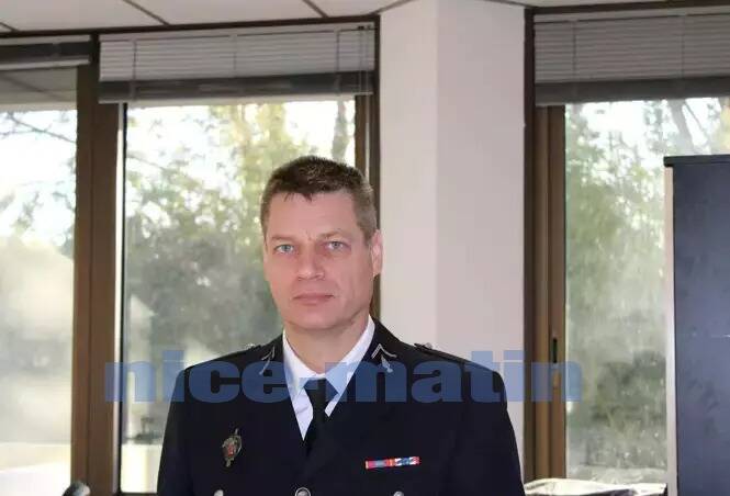 "On perd un frère d'armes, un ami, un mari, un père": l'émotion de ses collègues gendarmes après la mort de l'adjudant Eric Comyn tué par un chauffard à Mougins