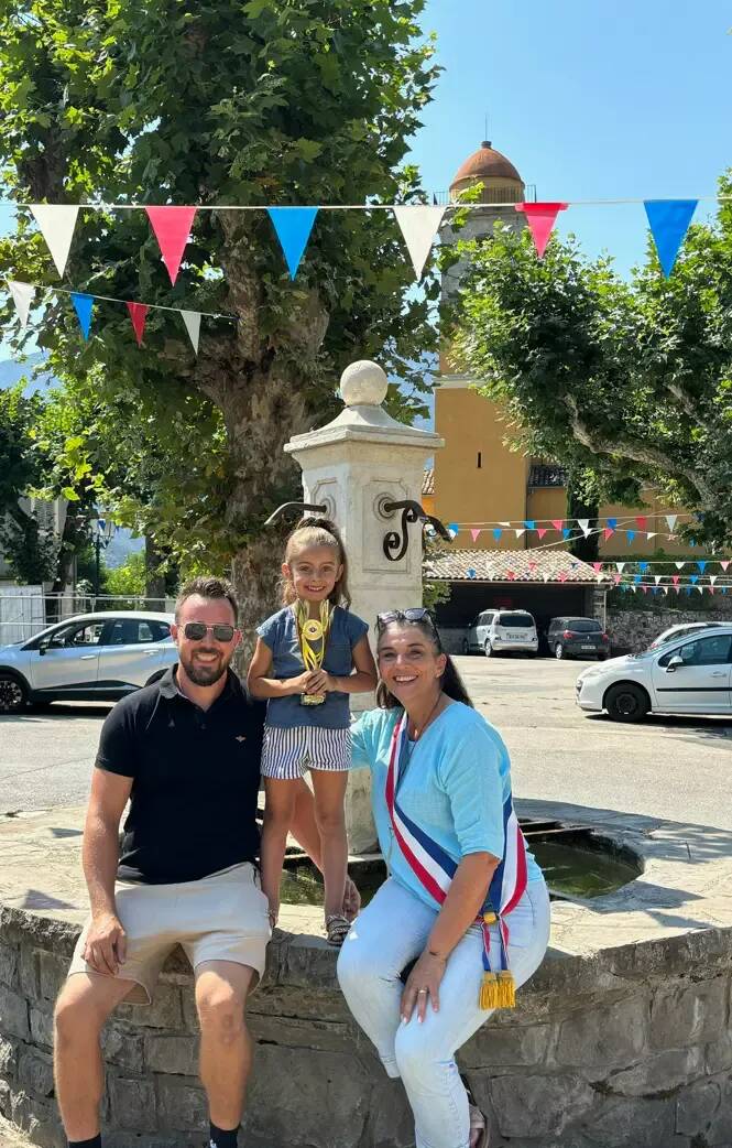 À seulement 5 ans, cette enfant d'un village de l'arrière-pays de Nice est championne de France et d'Europe de danse