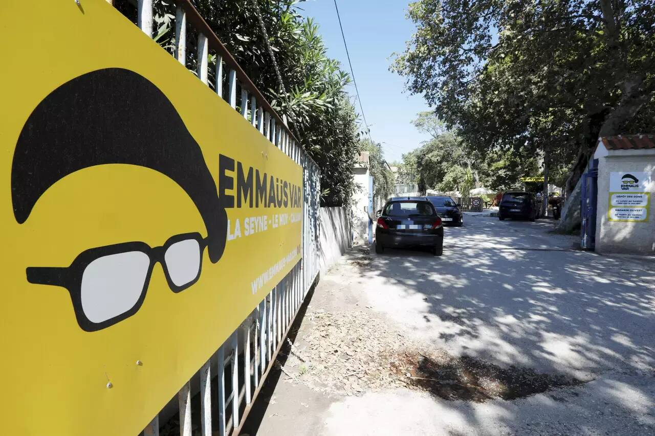 "C'est un crève-coeur, mais on pense surtout aux victimes": ces villes qui débaptisent les rues et places Abbé-Pierre