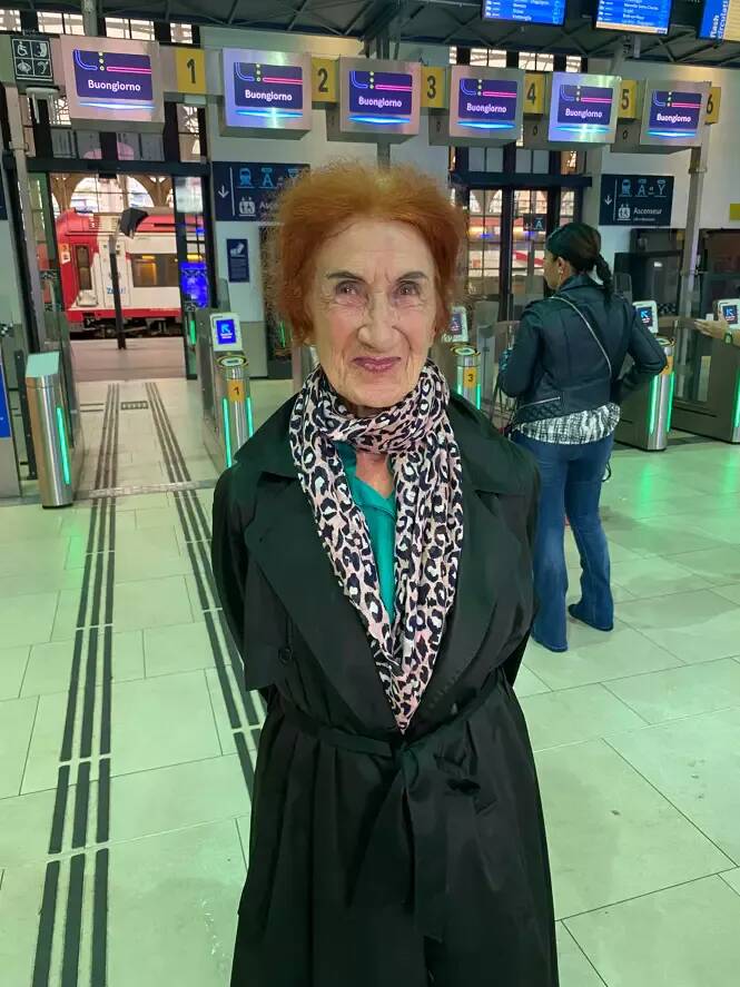 "Je ne sais pas, je vais peut-être essayer l'auto-stop": Eliane, 90 ans, n'a pas pu prendre le train pour rentrer chez elle ce jeudi soir