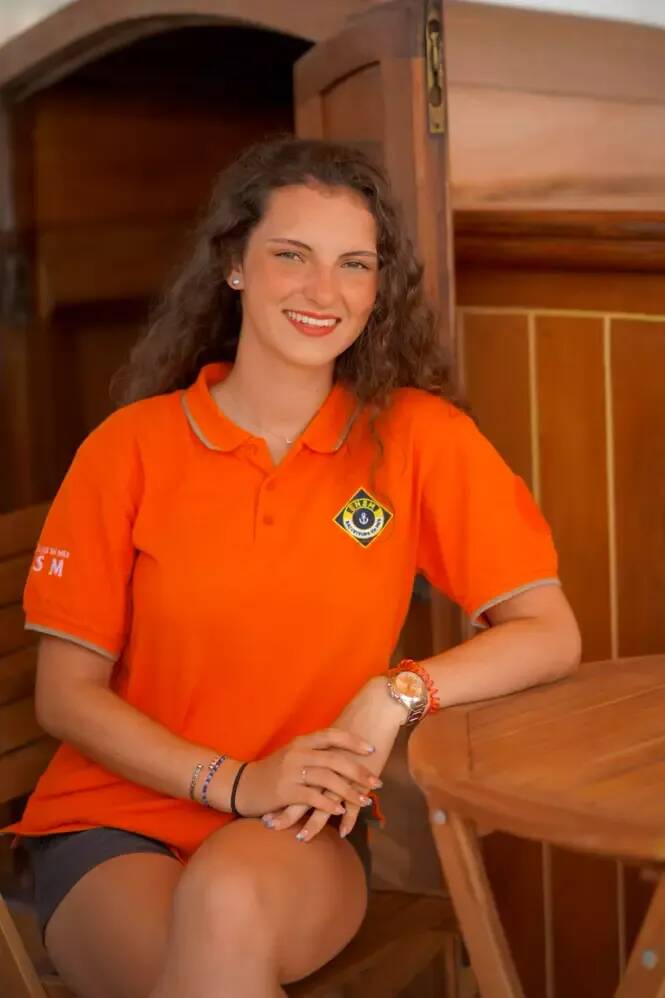 "C'était mon premier jour de vacances": à 18 ans, elle sauve un homme de la noyade et découvre sa vocation