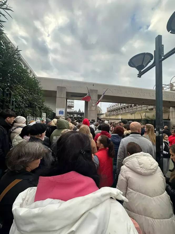 Pourquoi y avait-il autant de monde à la préfecture des Alpes-Maritimes ce week-end?