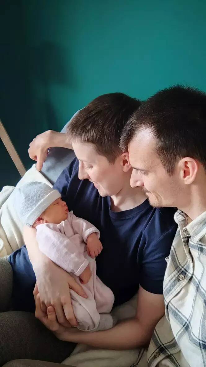 "On a essayé de faire les choses de façon la plus naturelle possible": née à domicile, Clémentine est la première naissance de l'année au Cannet