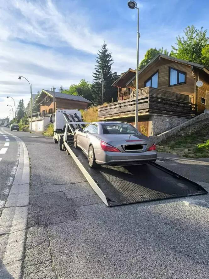 Dérapages, vitesses excessives... Les gendarmes mettent fin à un rodéo motorisé à Valberg, les deux jeunes conducteurs au tribunal
