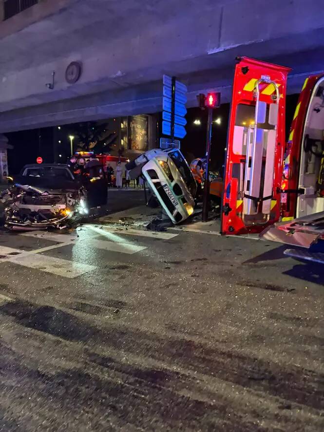 Un homme d'environ 25 ans dans un état grave après une spectaculaire collision à Nice