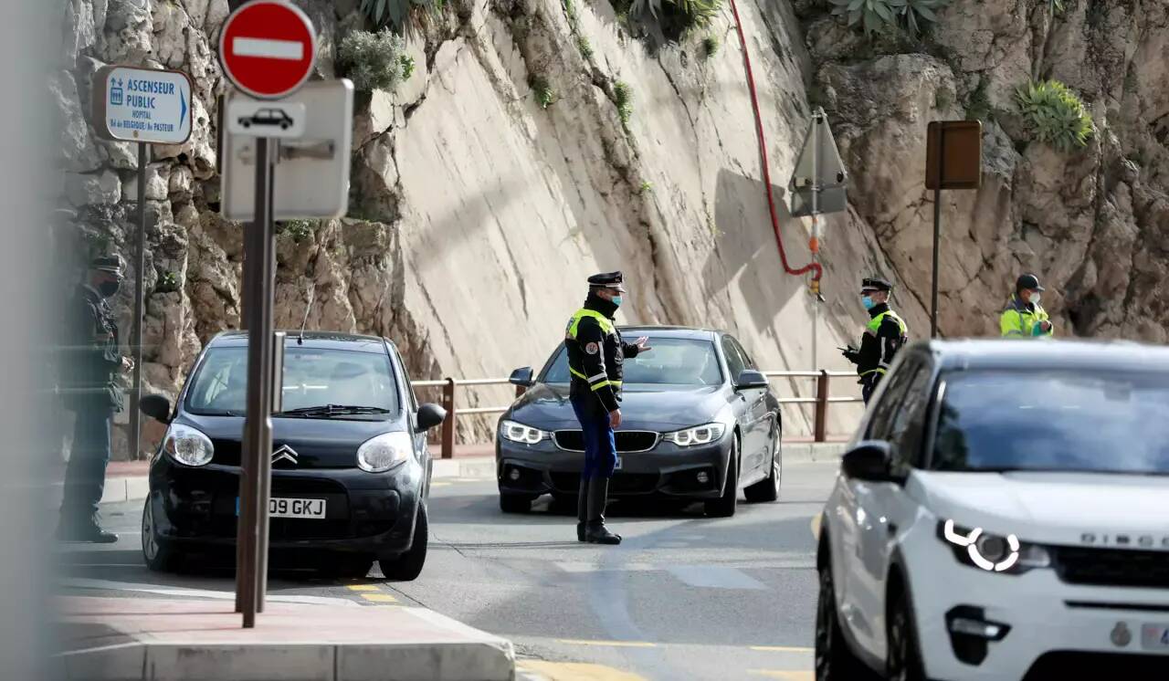 Trois personnes inculpées en Principauté dans le cadre d'une vaste escroquerie aux plaques d'immatriculation monégasques