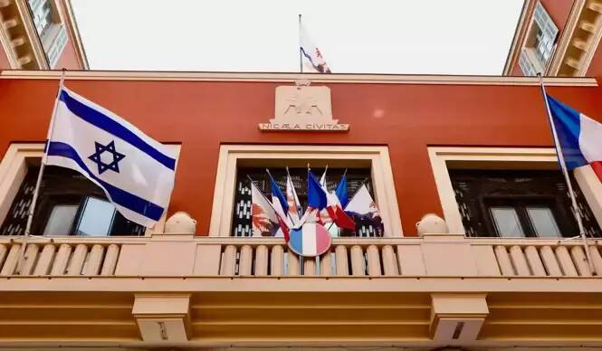 La justice donne 5 jours à Christian Estrosi pour retirer les drapeaux israéliens du fronton de la mairie de Nice