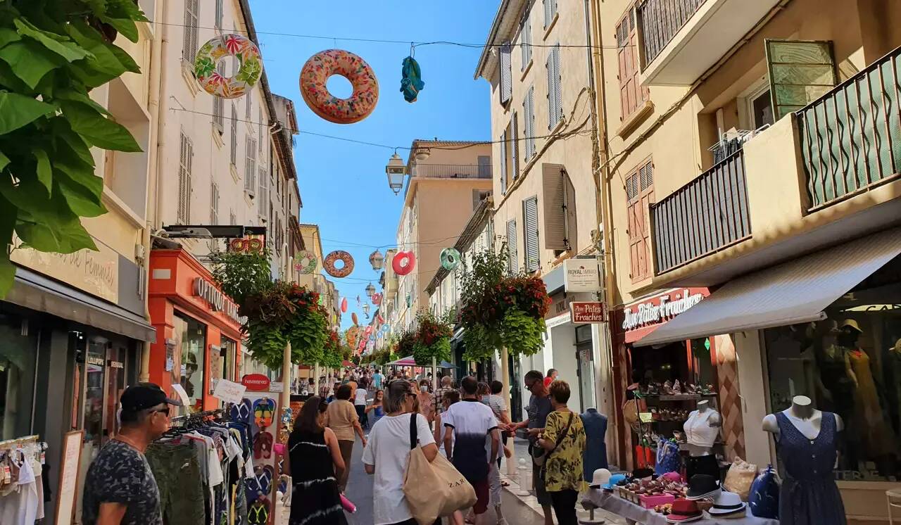 Vous faites vos achats de Noël à Toulon? Voici comment réaliser de belles économies