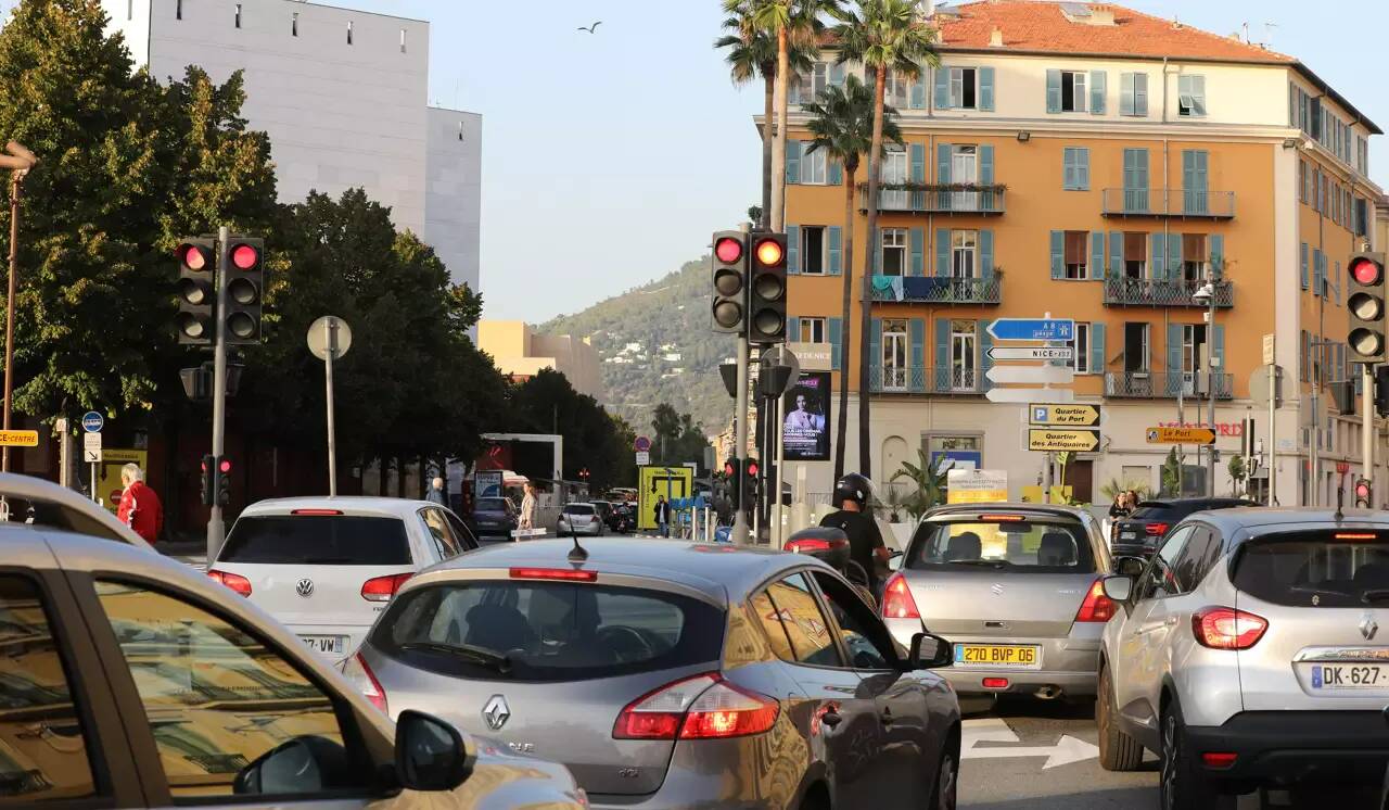 Mise en place de radars, aides à la conversion: ces annonces qui vont concerner les zones à faibles émission de Nice et Toulon