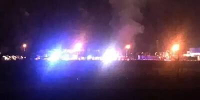 Trois bus brûlés sur le parking d'un entrepôt après un incendie dans la zone industrielle de Carros