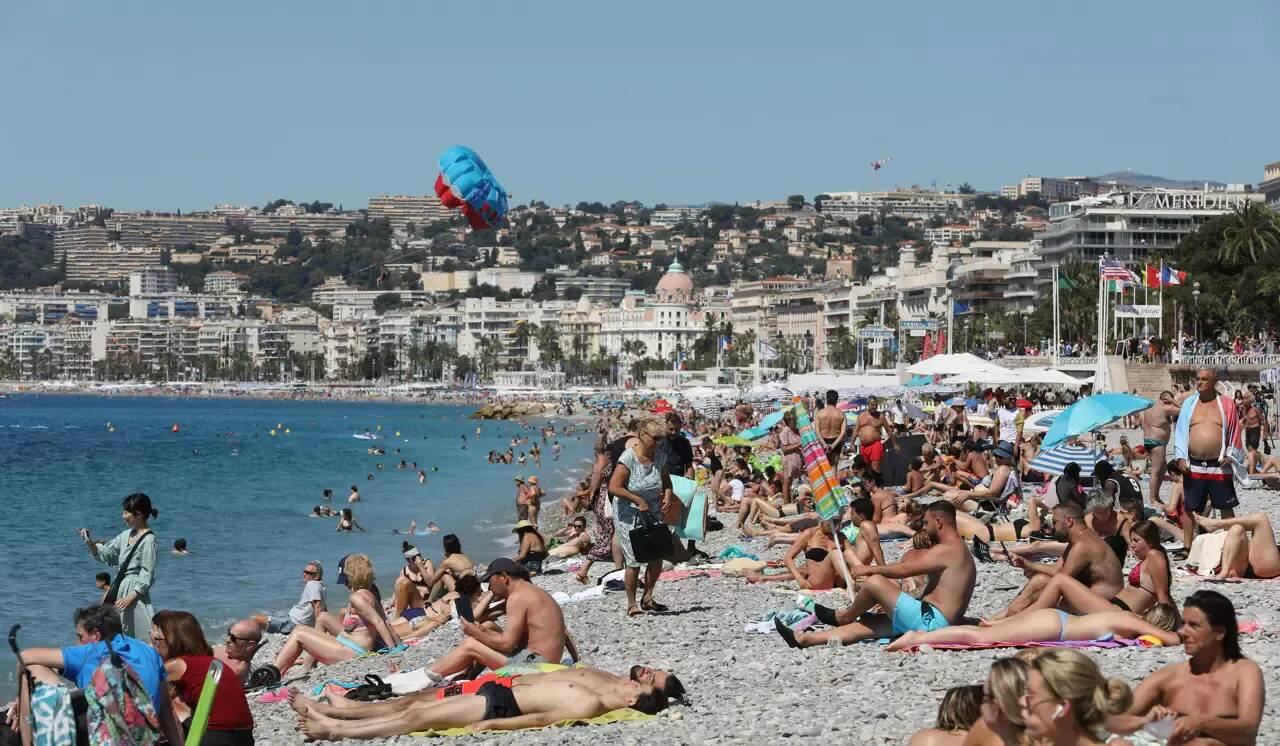 Houle et vagues dangereuses: la ville de Nice interdit la baignade et l'accès au sentier du littoral