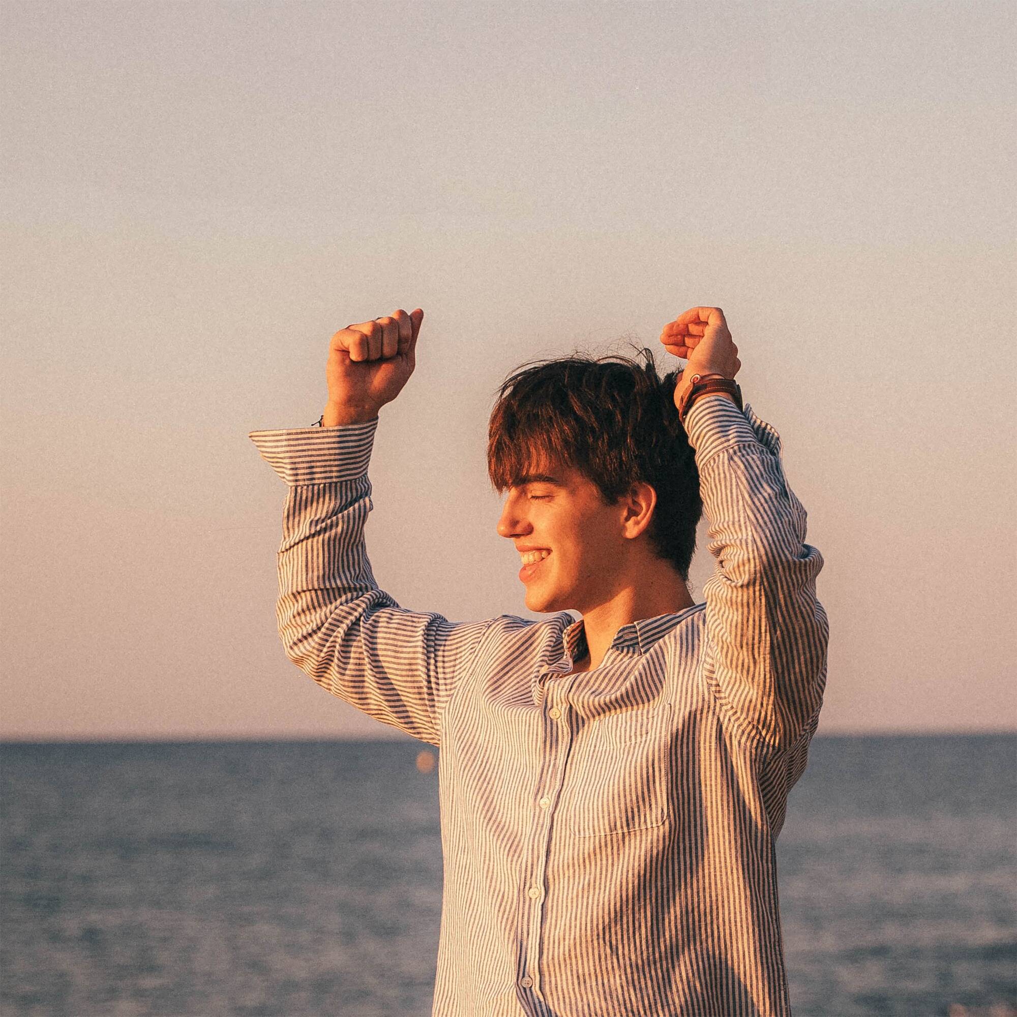 Nouveau single, passage chez Nagui à plus d'un million de vues... le chanteur dracénois MaxEnce trace son chemin