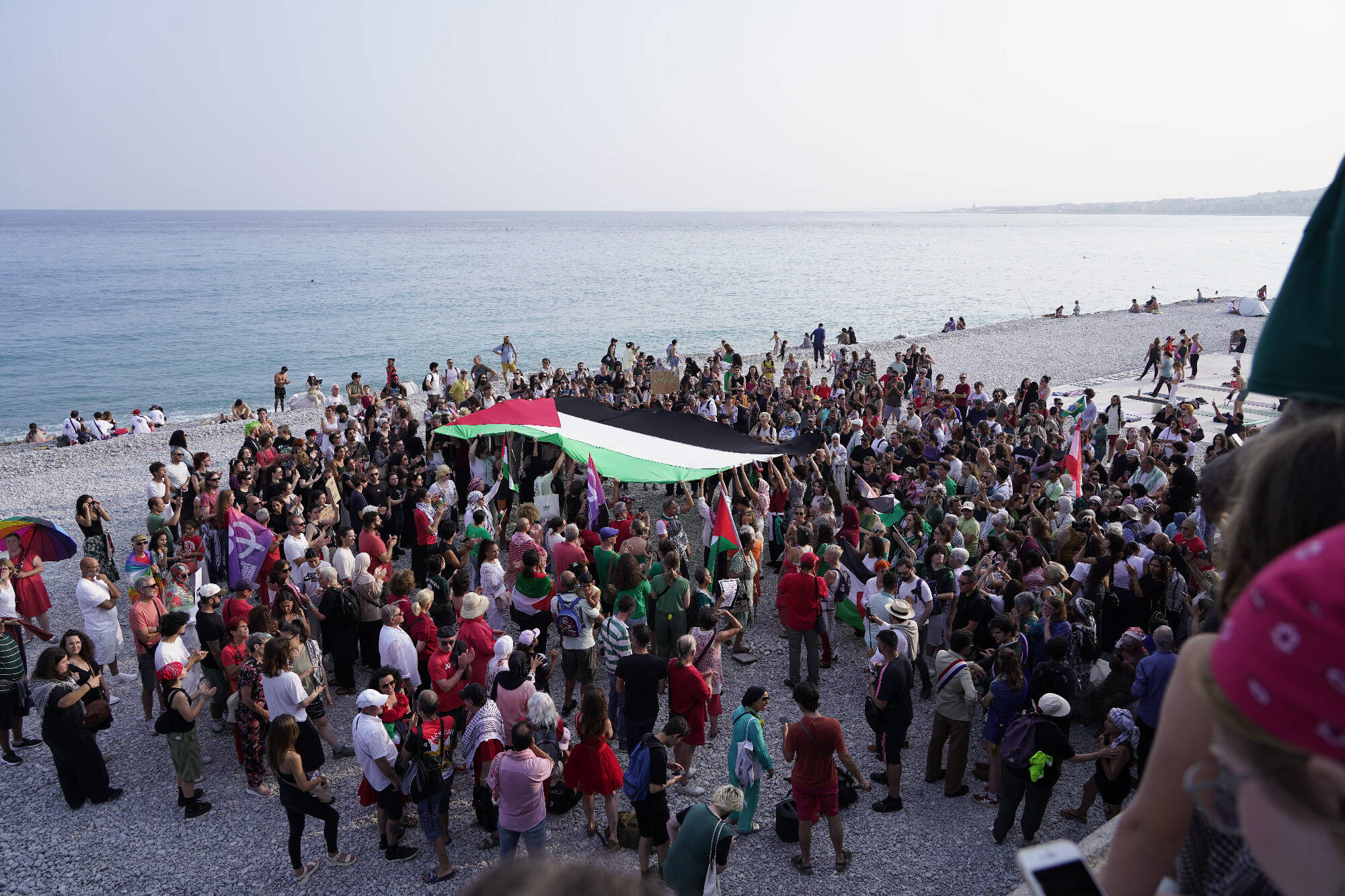 "Rima! Gaza! Nice est avec toi!", 500 personnes expriment leur soutien aux humanitaires interceptés et déroutés par Israël