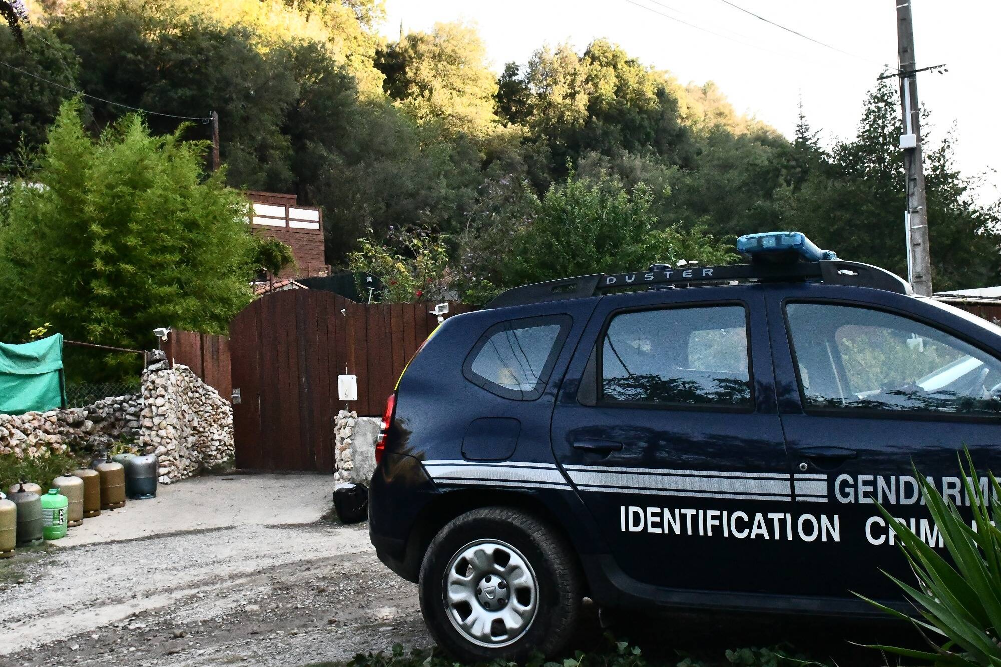 Un coup de feu entendu avant l'incendie mortel de cette nuit à Saint-Martin-du-Var?