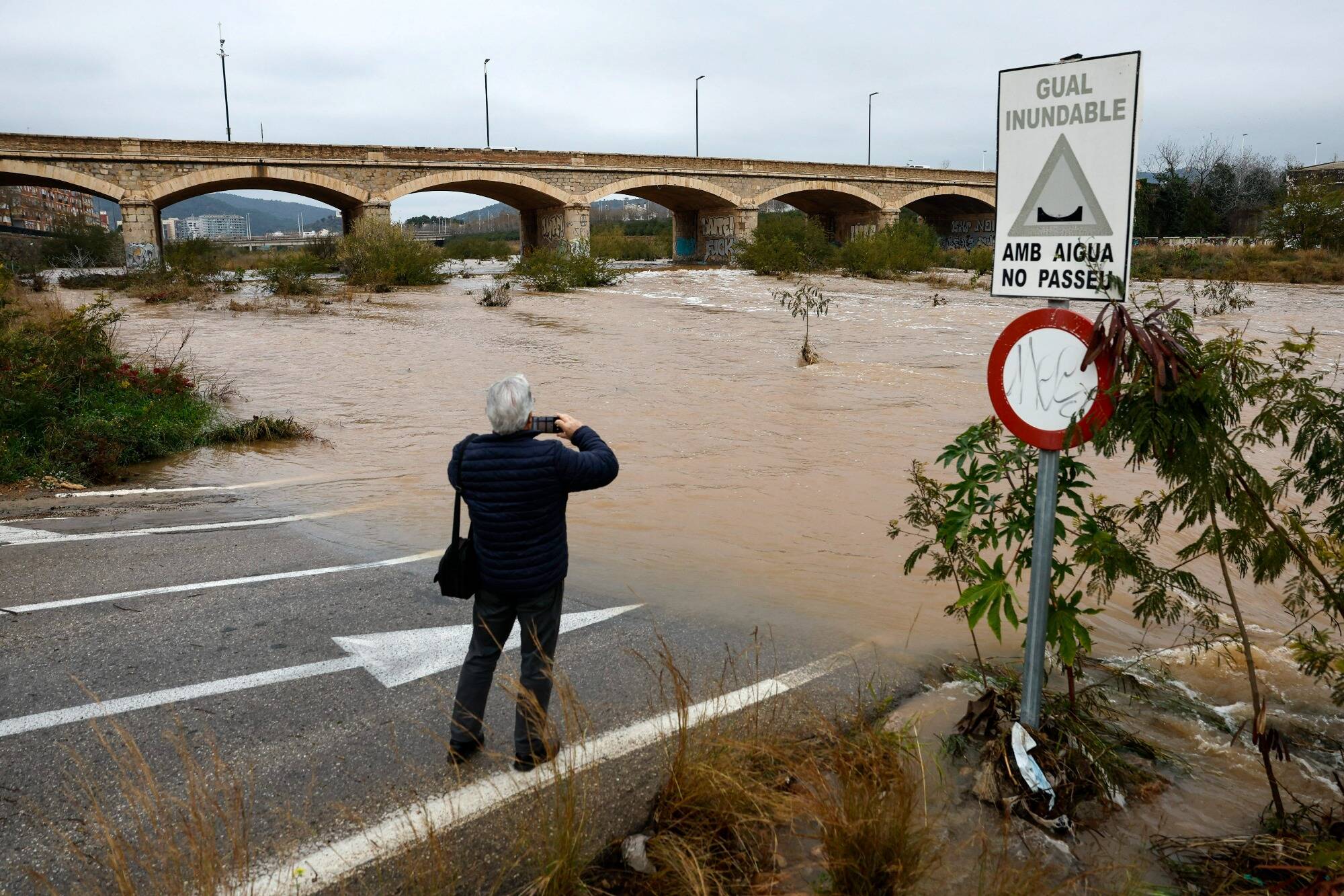Les terrifiantes images des inondations qui frappent une nouvelle fois les canaries et le sud de l'Espagne placée en alerte orange