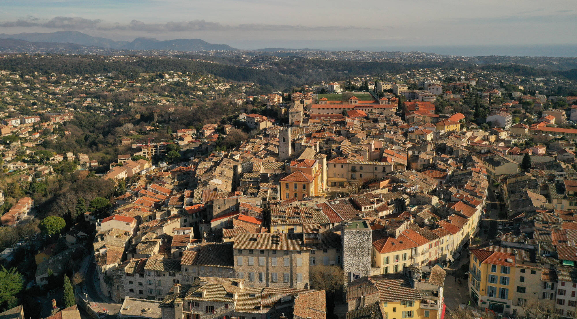 Election présidentielle: Emmanuel Macron en tête à Vence devant Marine Le Pen