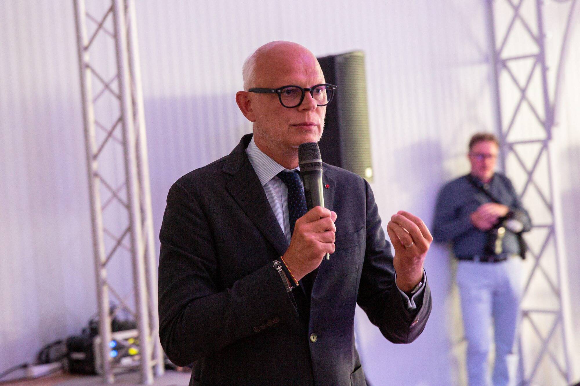 Edouard Philippe relance le débat autour des vacances d'été: doit-on les raccourcir?