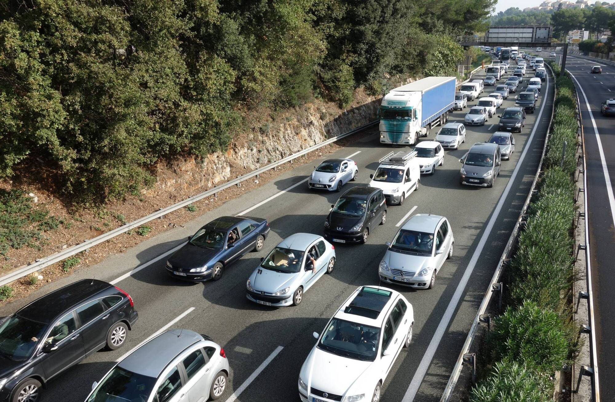 Voiture arrêté sur l'A8 : la circulation est perturbée à hauteur de Vidauban en direction d'Aix-en-Provence