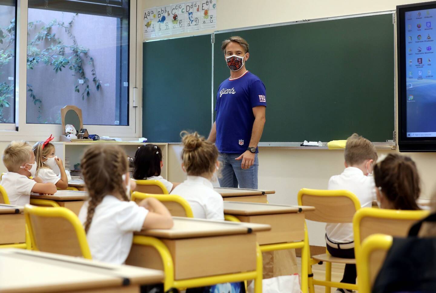 "Pagaille" dans les écoles, Macron assume "totalement" ses propos... Suivez en direct l'évolution de la pandémie de Covid-19