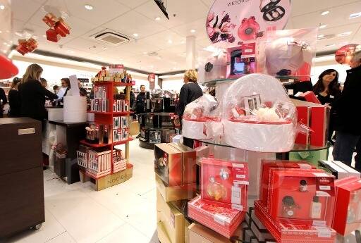 Avant la Fête des mères, une enquête UFC Que Choisir révèle les enseignes de parfumerie les moins chères et les parfums ayant le plus augmenté