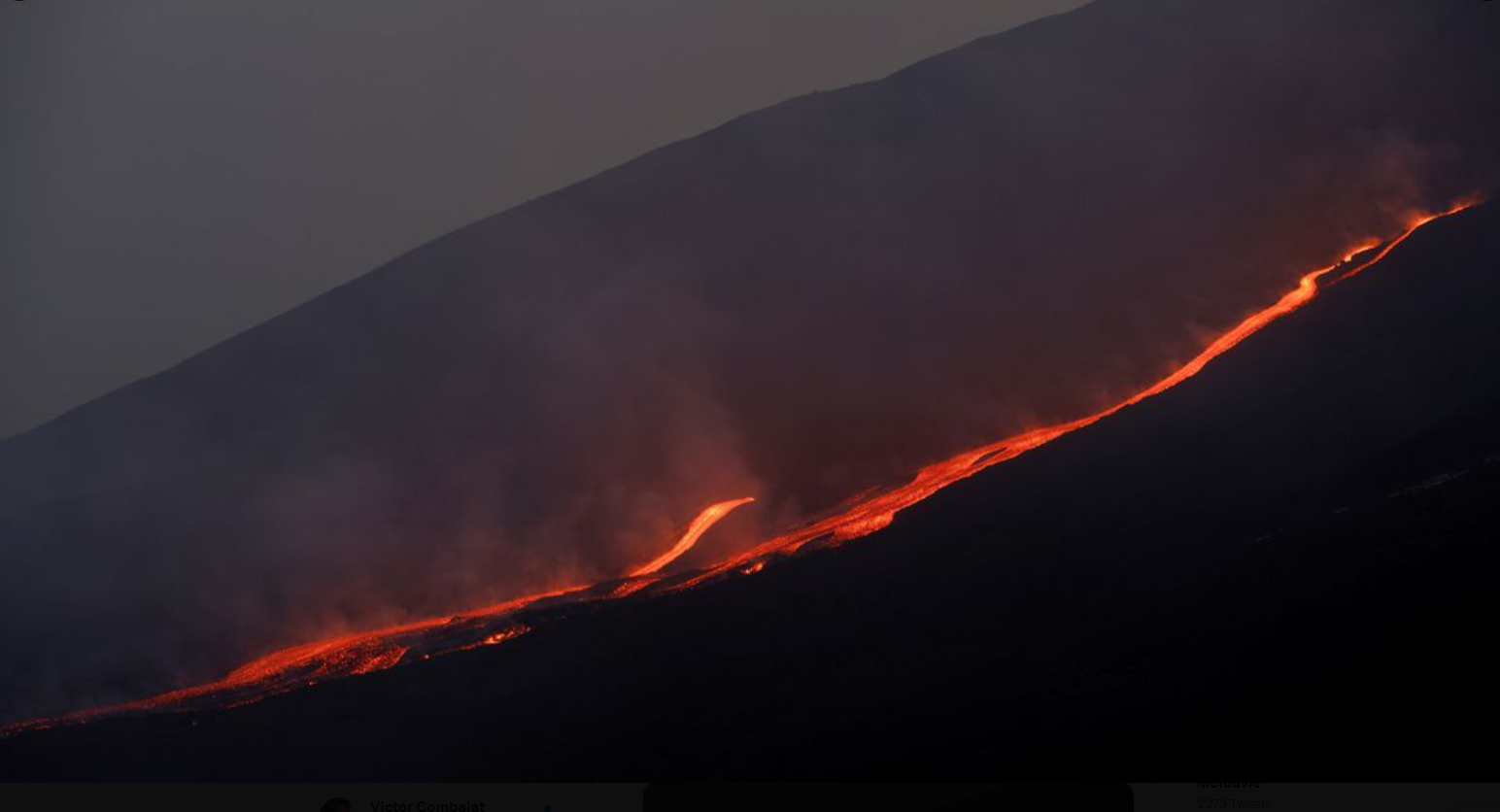 "Un oiseau de feu": voici les images impressionnantes de l'éruption de l'Etna, en Sicile