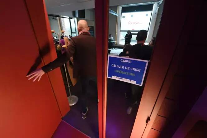 Attaques informatiques visant l'État: 800 sites administratifs ciblés, selon Guerini