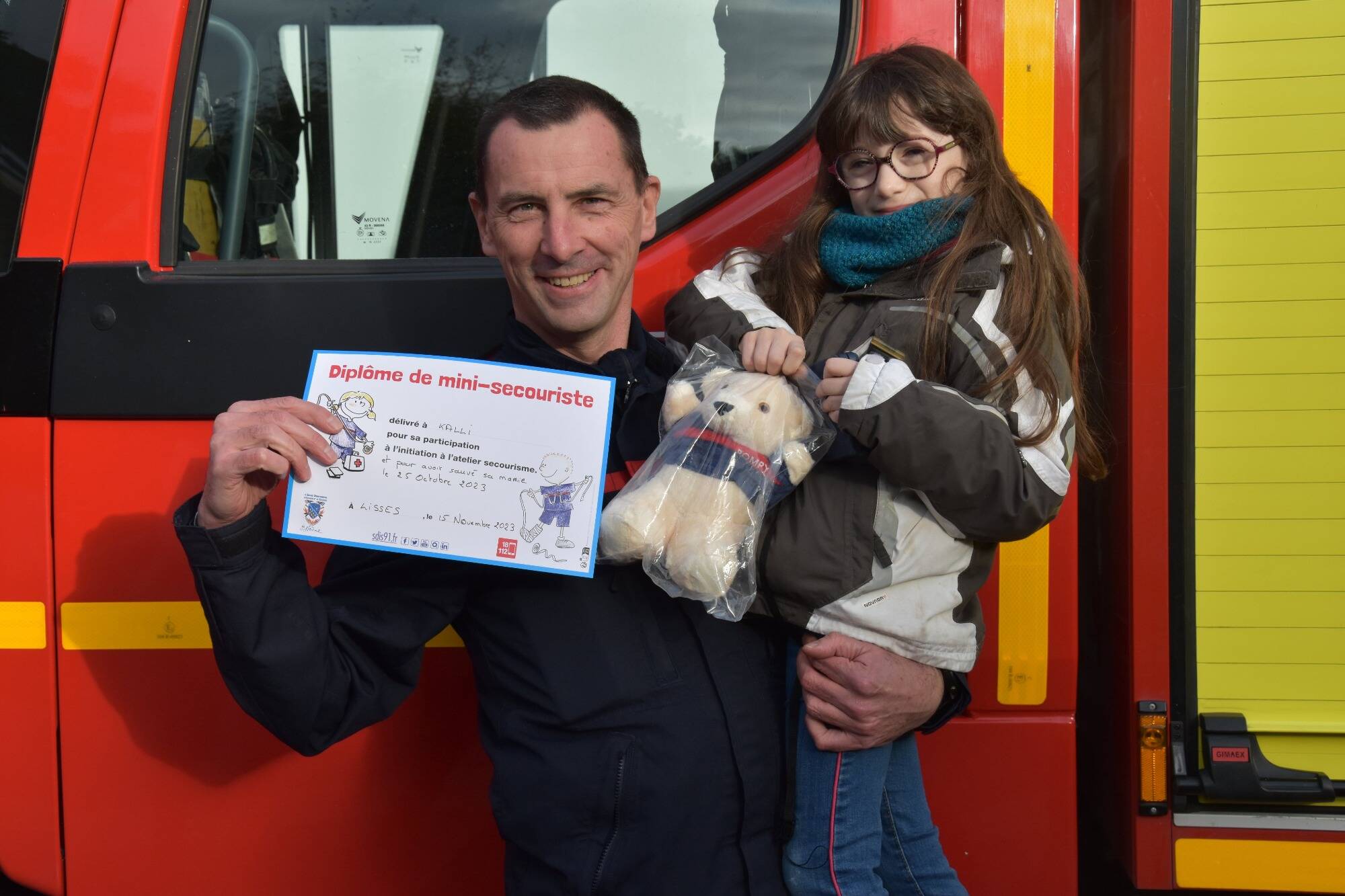 A 8 ans, elle sauve sa grand-mère grâce aux instructions des pompiers