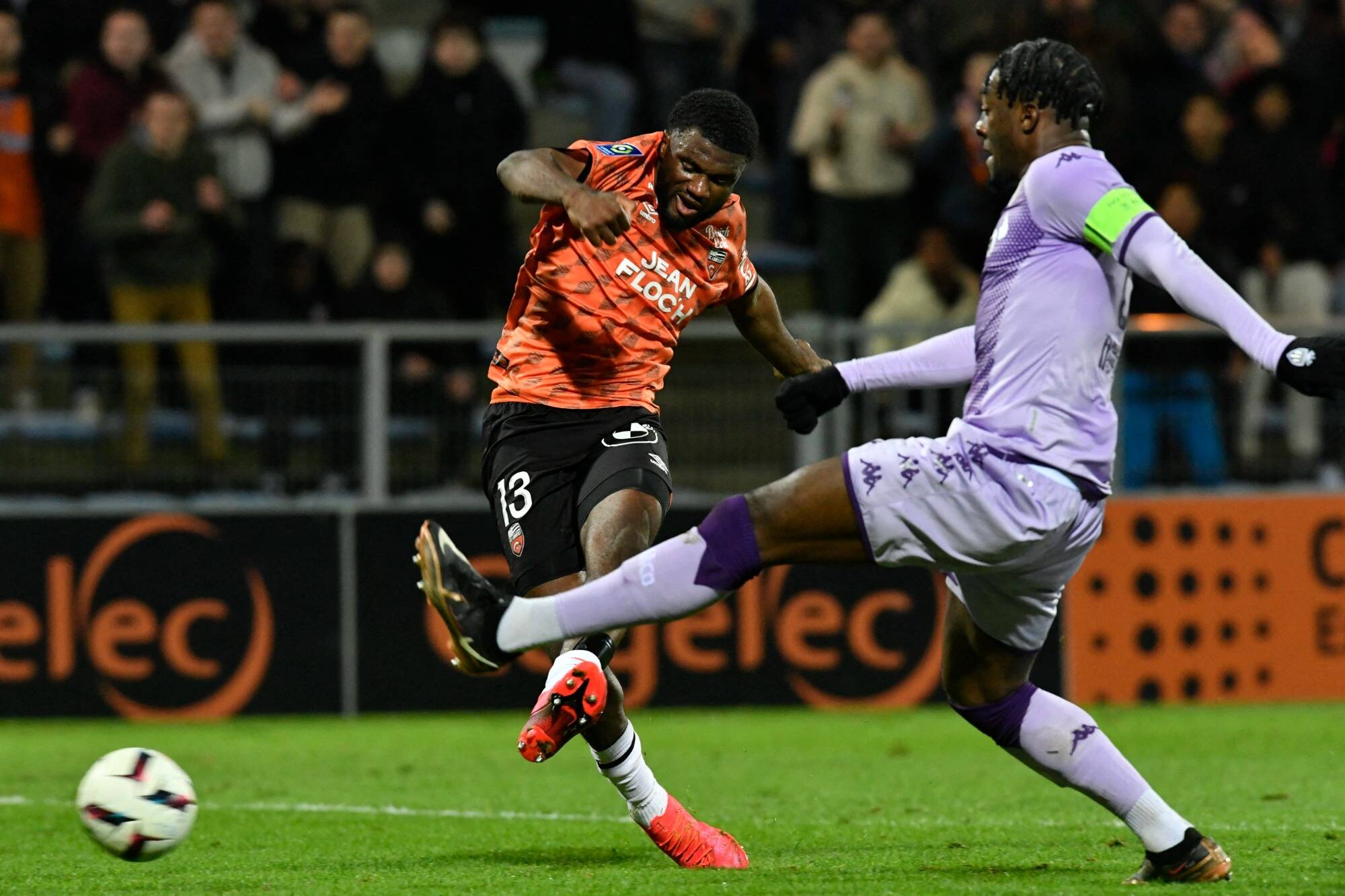 Mercato: Terem Moffi d'accord pour rejoindre l'OGC Nice, discussions toujours en cours avec Lorient