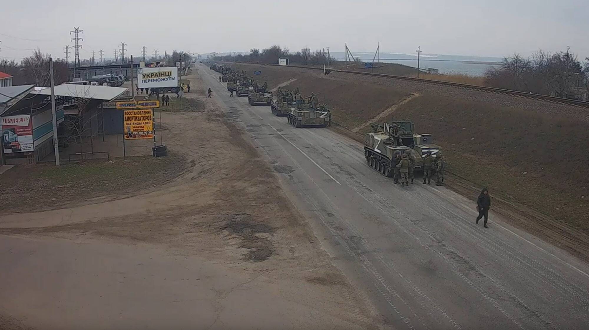 Pourquoi les chars et les blindés russes ont un "Z" peint en blanc sur leur carrosserie?