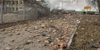Guerre en Ukraine: l'aéroport de Vinnytsia détruit par des frappes russes