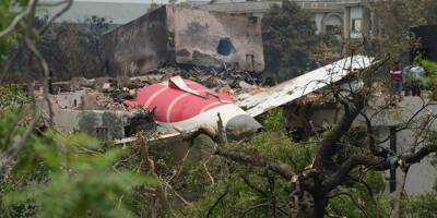 Crash d'un avion Air India: le destin tragique de deux petites filles qui ont perdu leur père et leur mère en quelques semaines