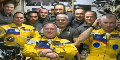 La tenue jaune et bleue des cosmonautes russes, est-elle un hommage au drapeau ukrainien?