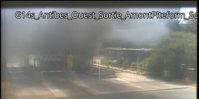 La bretelle de sortie de l' autoroute A8 rouverte à Antibes après un incendie au péage