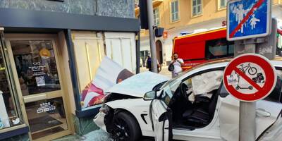Une voiture s'encastre dans une vitrine, 3 blessés: ce que l'on sait du spectaculaire accident ce mercredi matin à Nice