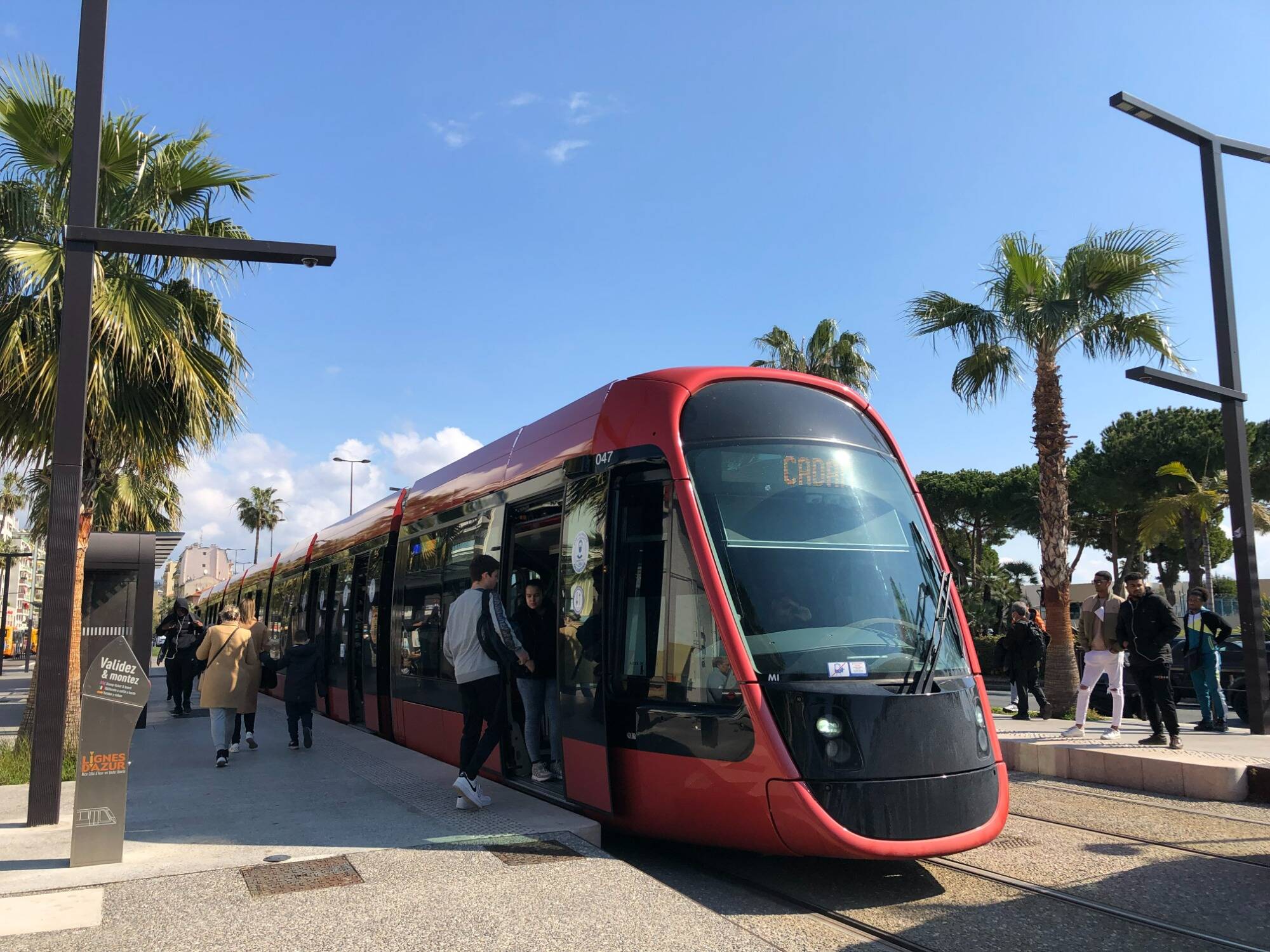 On en sait plus sur l'agression d'un agent Lignes d'Azur blessé par un coup de tournevis lors d'un contrôle à Nice