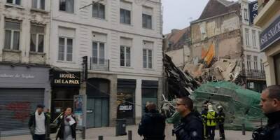Un bâtiment s'effondre en plein centre de Lille ce samedi matin, les secours sur place