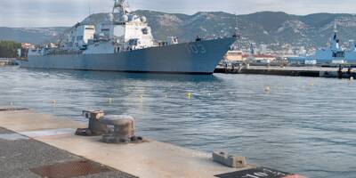 Un navire américain de l'US Navy en escale à Toulon