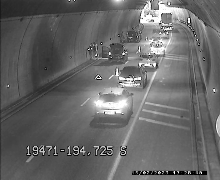 Un accident dans un tunnel complique fortement la circulation sur l'A8 à Nice ce jeudi soir