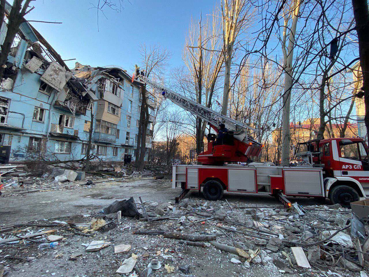 Guerre en Ukraine en direct: au moins trois morts dans une frappe russe sur un immeuble d'habitation à Zaporijjia