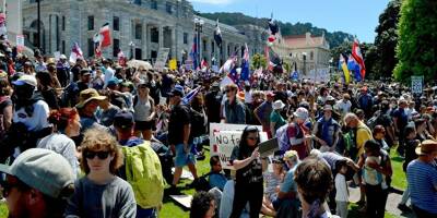 Heurts et arrestations de manifestants anti-vaccins en Nouvelle-Zélande