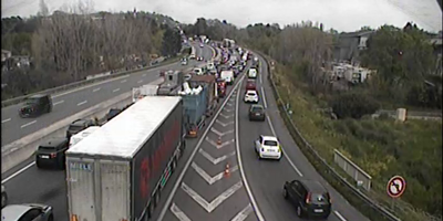 Un accident perturbe (un peu) la circulation sur l'A8 en direction de Nice