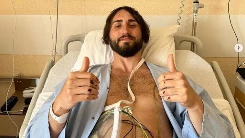 Cet Italien star de TikTok fait une crise cardiaque dans un train pour Paris, les passagers le sauvent